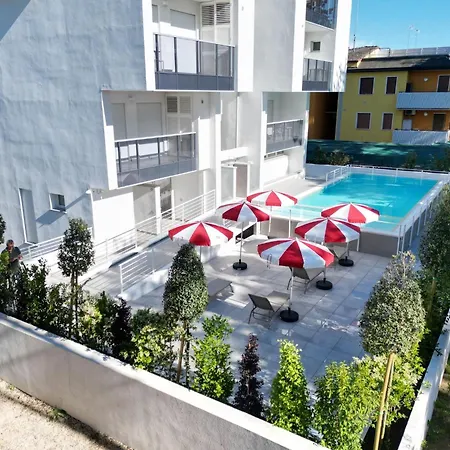 아파트 Flat In With Pool *