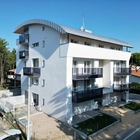 Flat In With Pool דירה